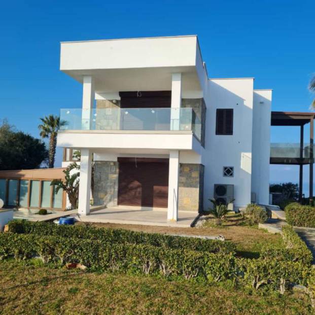 Villa Sundurma ve Balkon