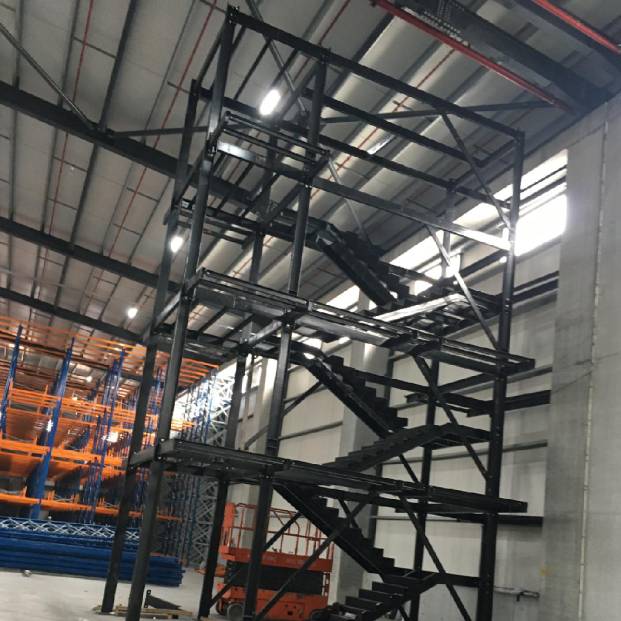 Çelik Konstrüksiyon Merdiven